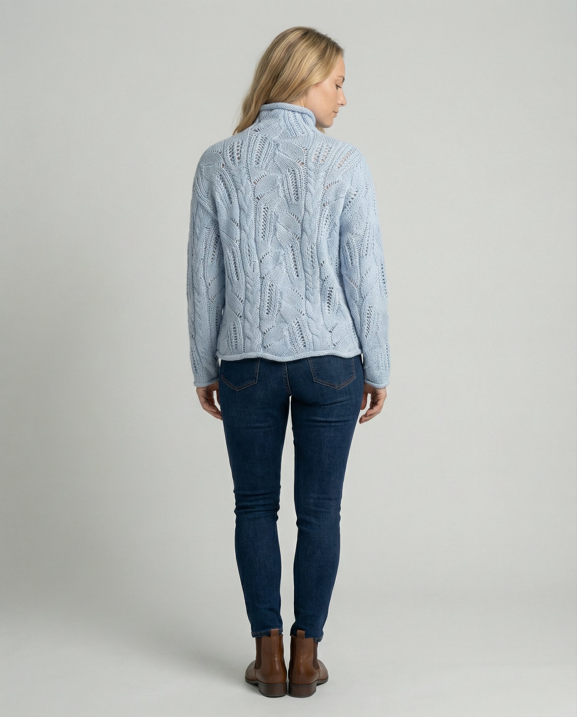 Lusa Women’s Luxury Cashmere Sweater with Minimalist Design & Soft Warmth