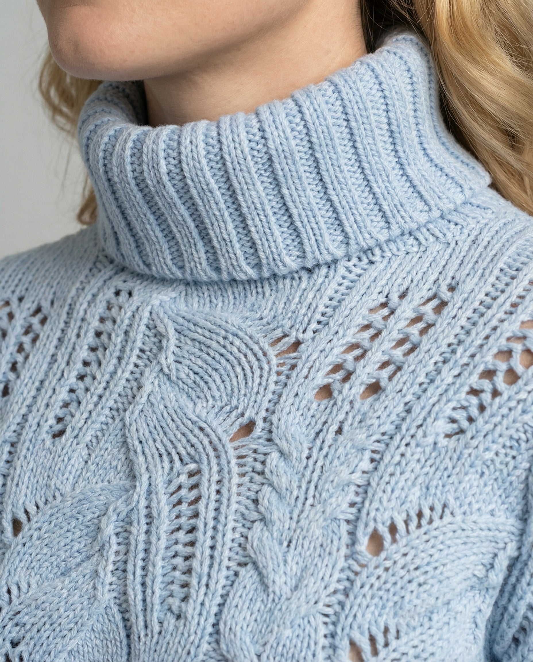 Lusa Women’s Luxury Cashmere Sweater with Minimalist Design & Soft Warmth