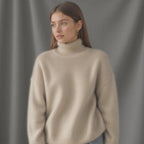 Sydney Pull Woman Turtleneck Oversize in Cashmere – Soft, Warm & Elegant